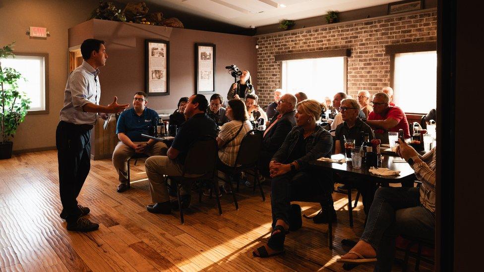 Frank LaRose talks to Republican voters