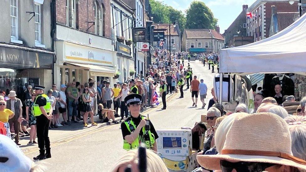 People await the King in Pickering