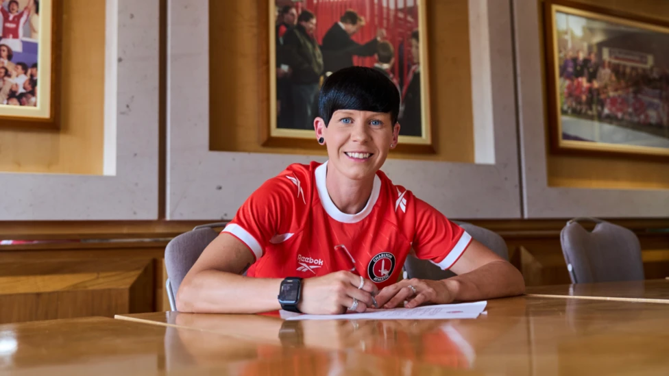 Neville joins Charlton as Leicester sign Irish duo