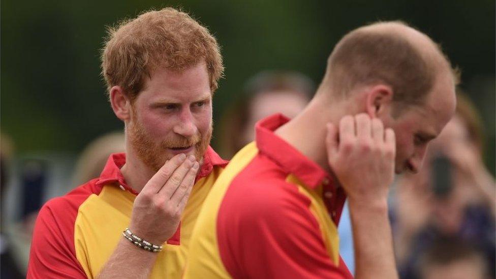 Prince Harry (l) and Prince William