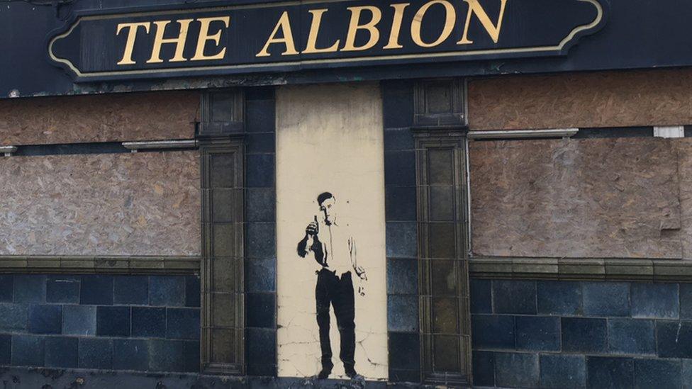 Graffiti on Albion pub in Grimsby