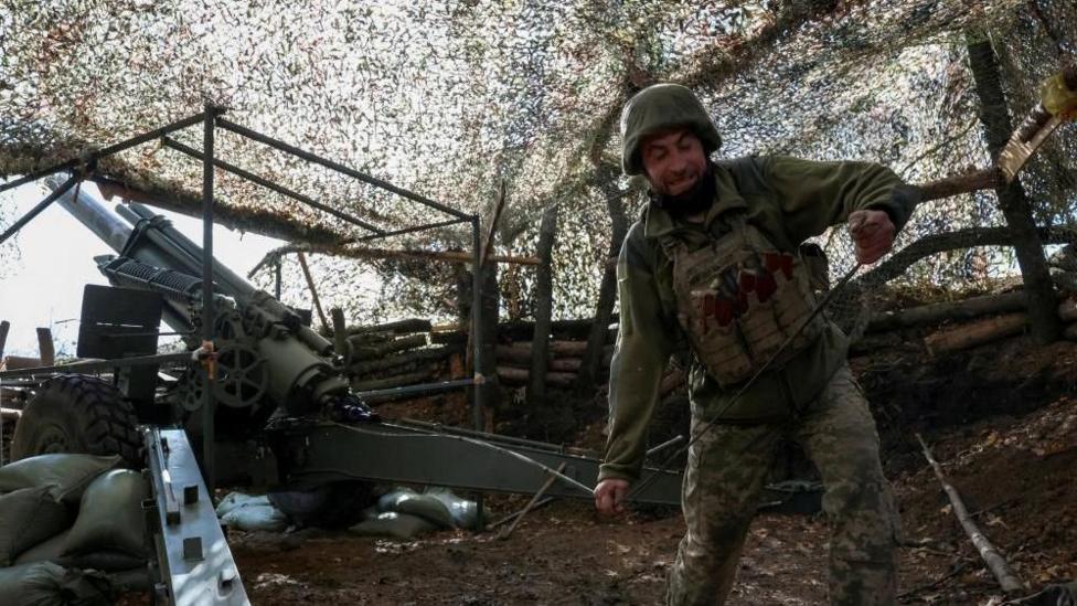 Russian forces gain foothold in strategic Ukrainian town of Pokrovsk ...