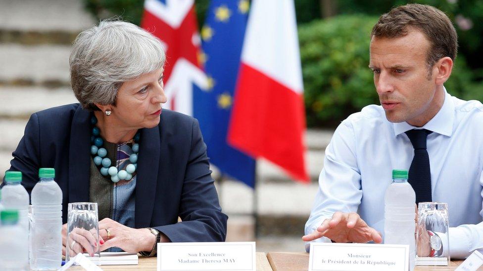 Theresa May meets with Emmanuel Macron