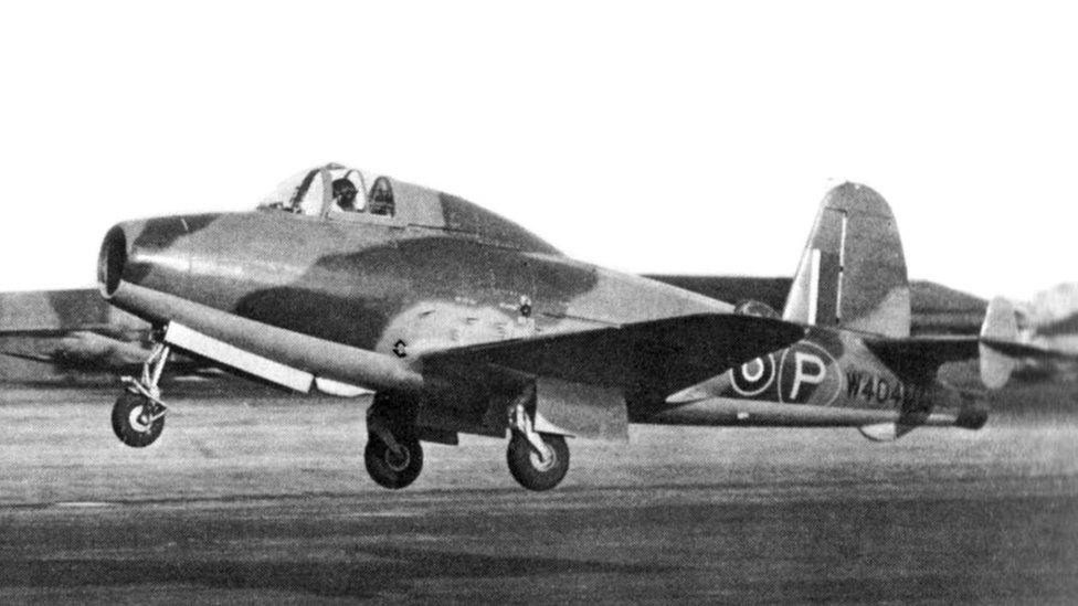 Gloster E28/39 jet