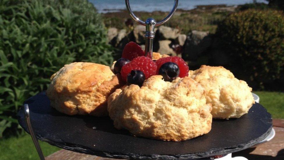 Cornish cream tea