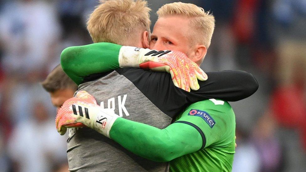 Kasper Schmeichel and Simon Kjaer