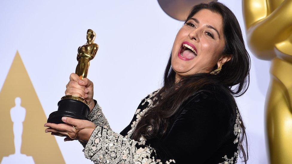 Sharmeen Obaid-Chinoy poses with her second Oscar