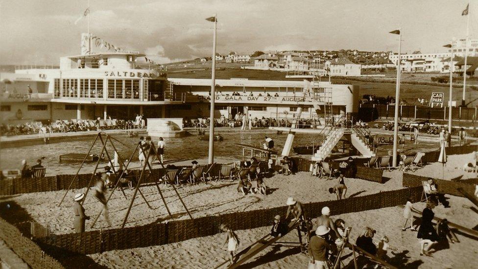 Old postcard of Saltdean Lido