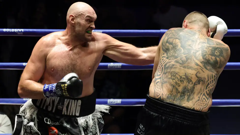 Fury câștigă o încălzire ușoară pentru a-l menține pe Joshua în luptă