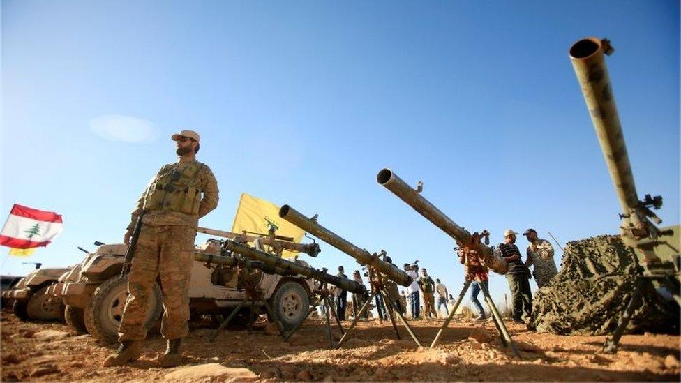 Hezbollah fighters and artillery in Juroud Arsal (29/07/17)