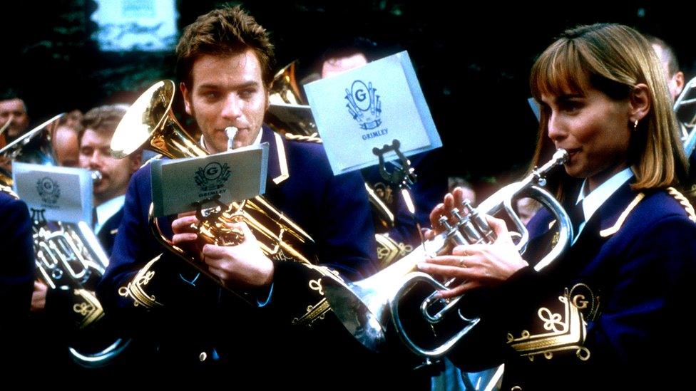 Ewan McGregor and Tara Fitzgerald in Brassed Off