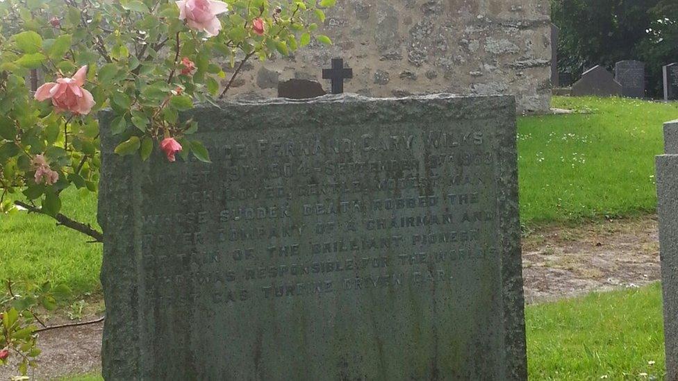 Maurice Wilks' headstone