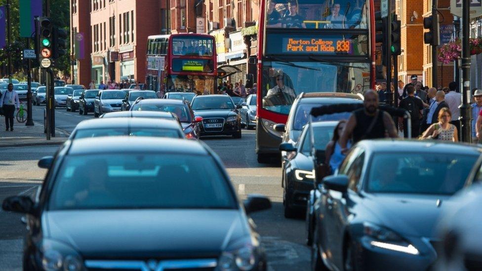 Queuing traffic