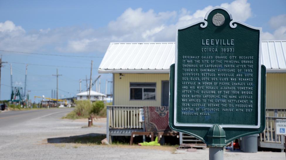 Leeville sign