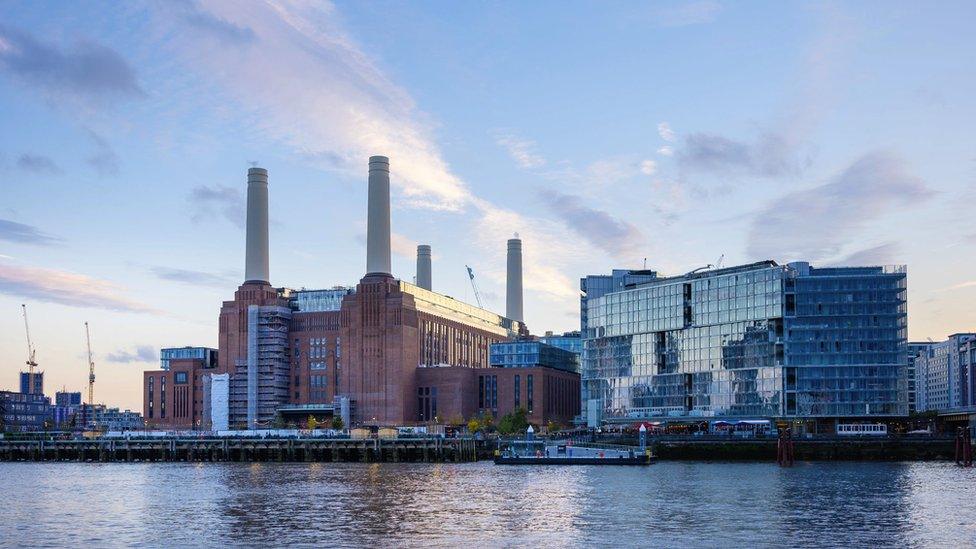 Battersea power station