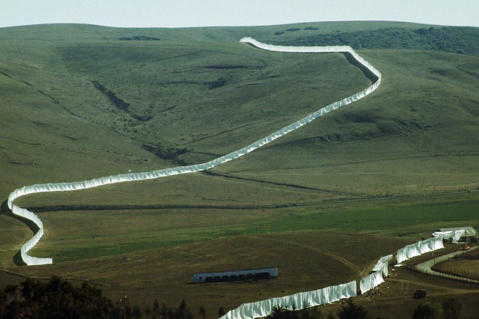 Running Fence, California