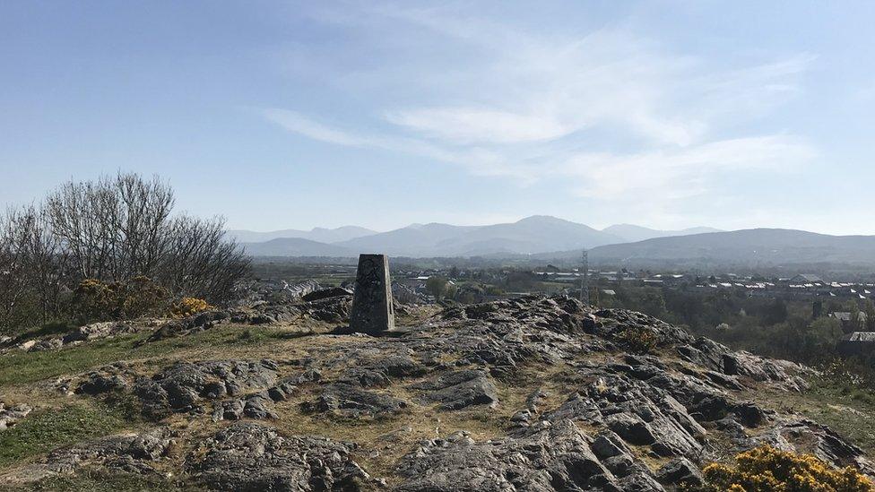 Panorama ar ben Twthill