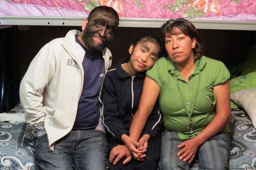 Aceves with his daughter, Cheli and partner, Vicky