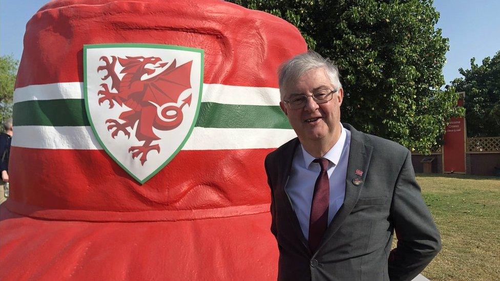 First Minister Mark Drakeford with the giant bucket hat in Doha