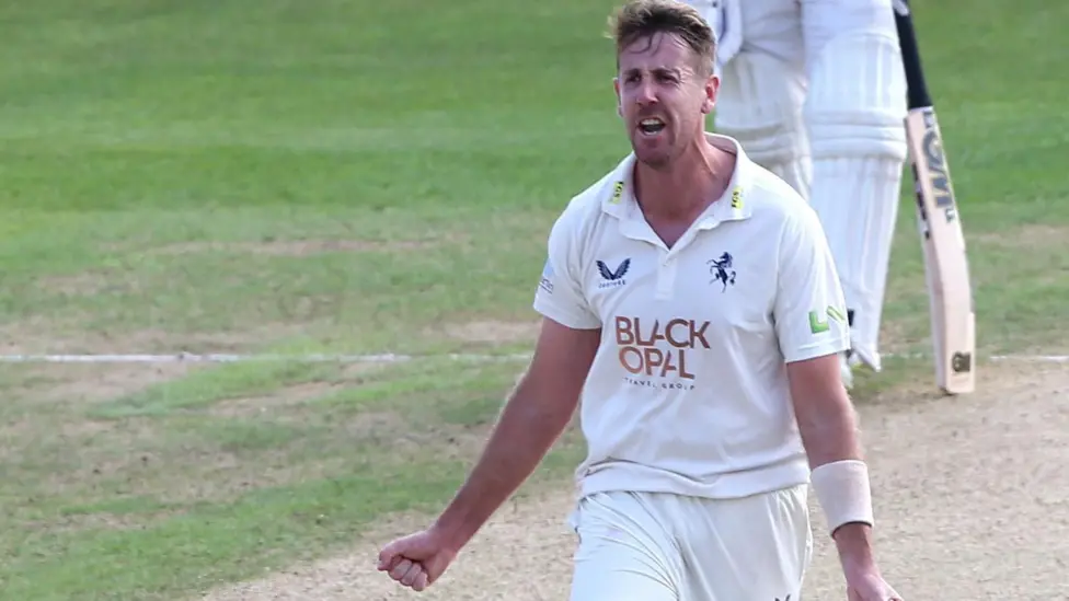 El marinero de Kent, Quinn, firma un nuevo contrato por dos años