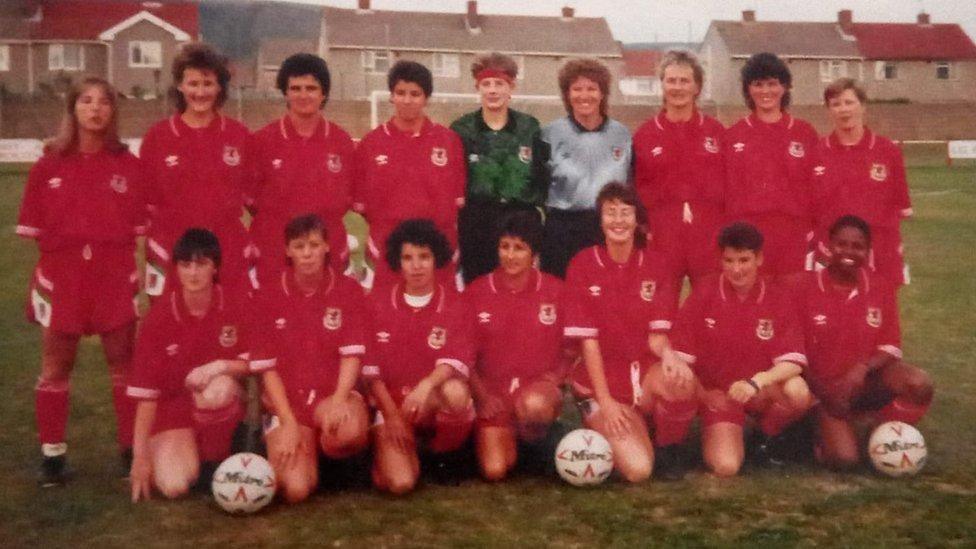 Tîm Cymru yn 1993