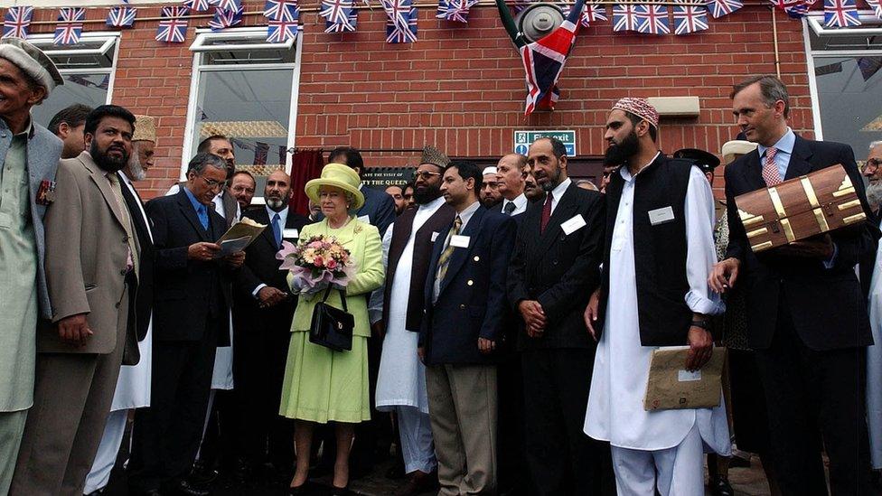 The Queen's 2002 visit to Scunthorpe's Islamic Community Centre