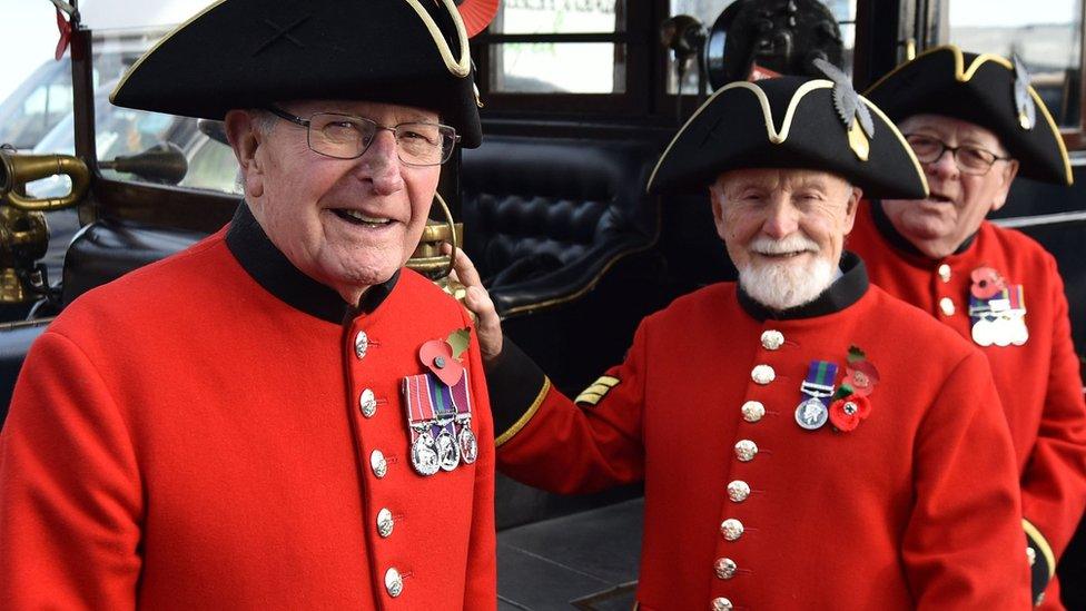 chelsea-pensioners-smiling.