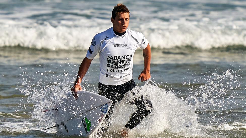 Search halted for GB surfer who disappeared in sea