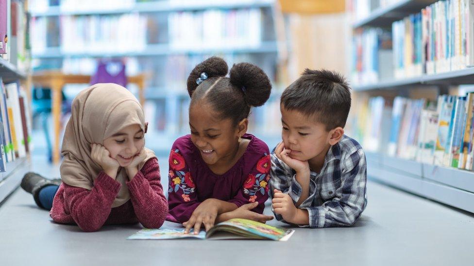 children reading books