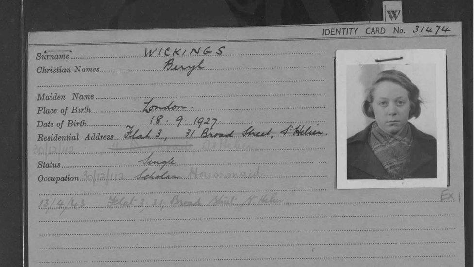 Beryl Wickings prisoner registration card.