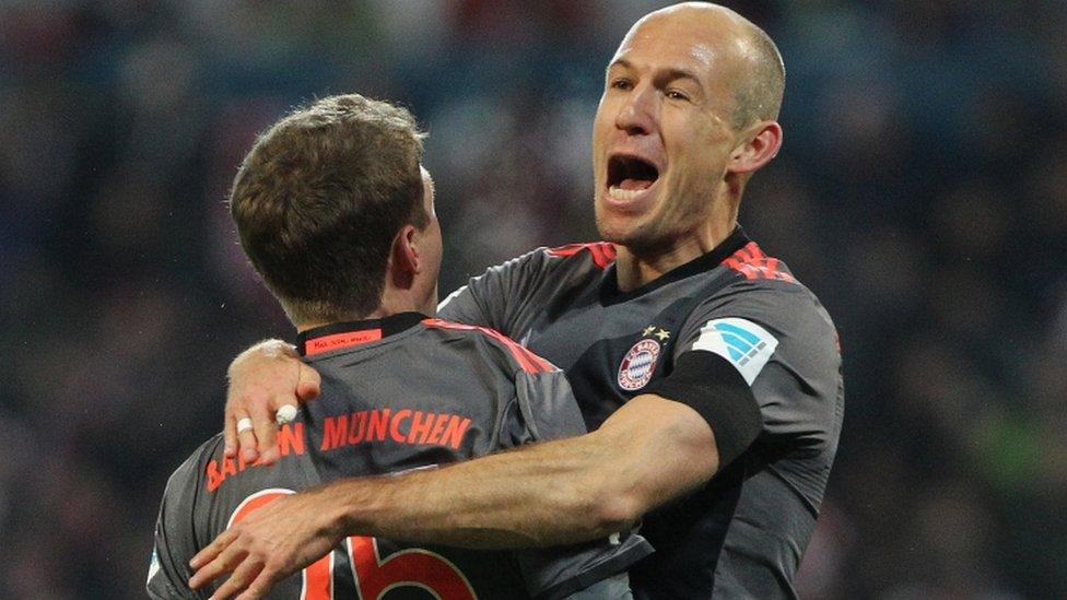 Arjen Robben celebrates scoring for Bayern Munich away to Mainz