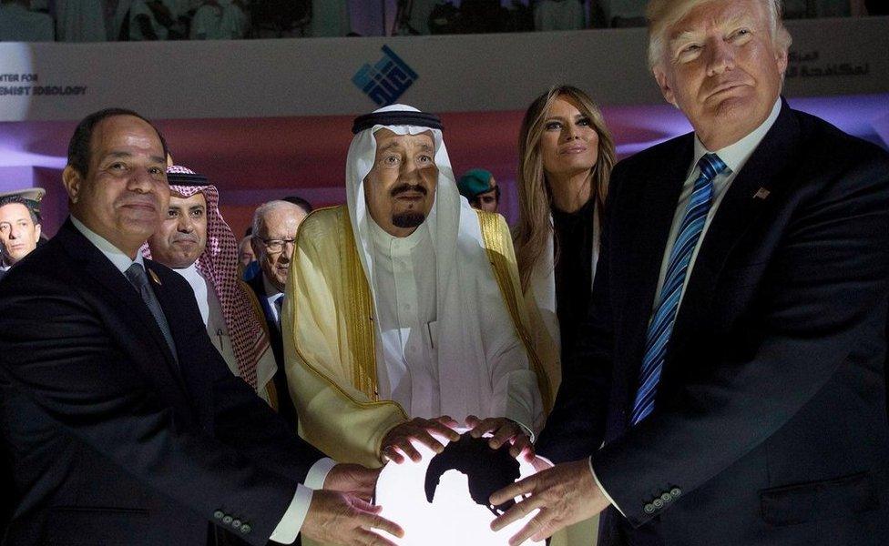 US President Donald J. Trump (R), US First Lady Melania Trump (R-2), King Salman bin Abdulaziz al-Saud of Saudi Arabia (C) and Egyptian President Abdel Fattah al-Sisi (L) opening the World Center for Countering Extremist Thought in Riyadh, Saudi Arabia