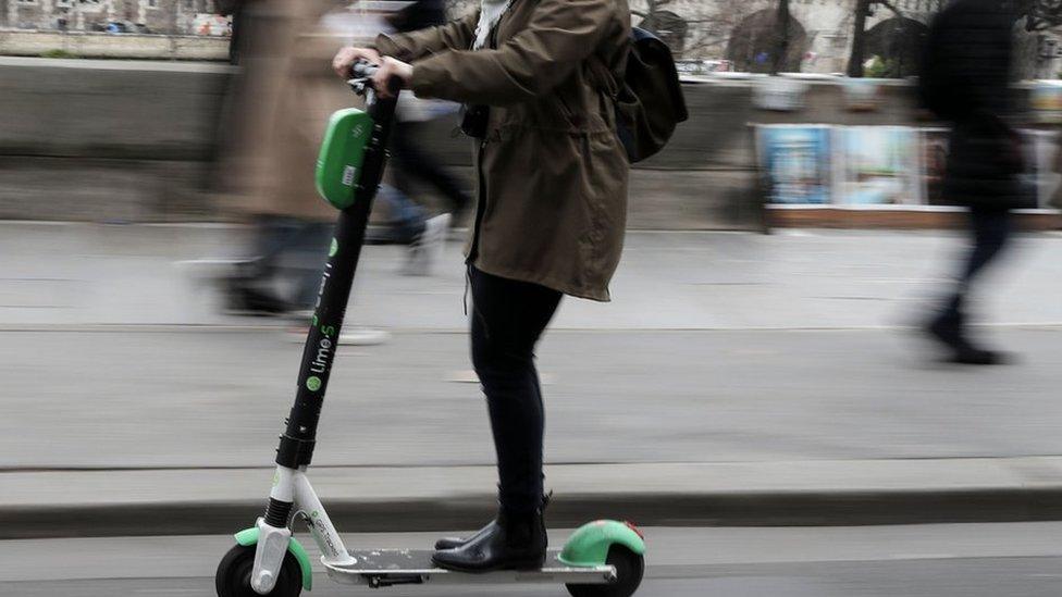 An electric scooter