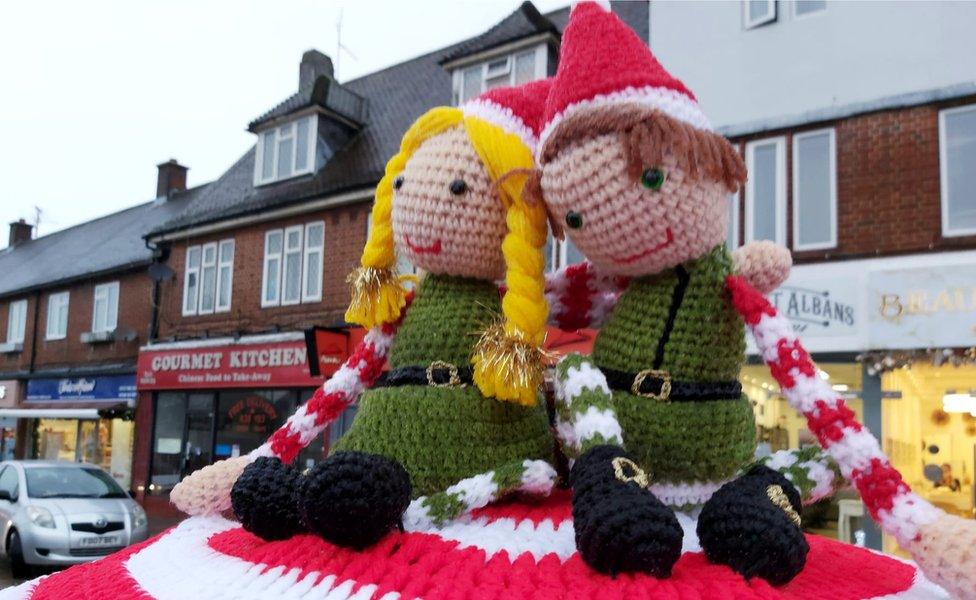 Festive post box topper