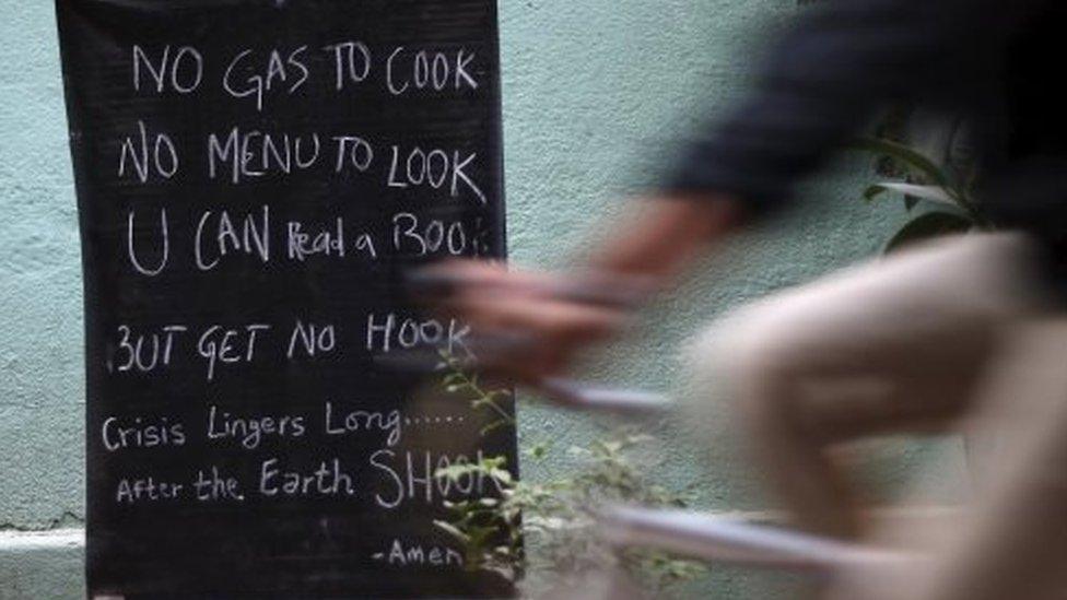 A notice outside a restaurant as the fuel crisis continues in Kathmandu (06 October 2015)