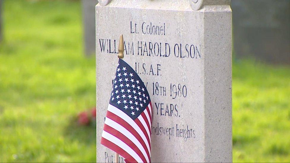 Lt Col William Olson gravestone