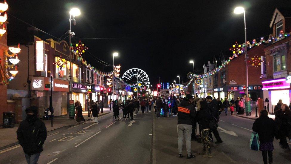 Crowds gathering on Belgrave Road, Leicester