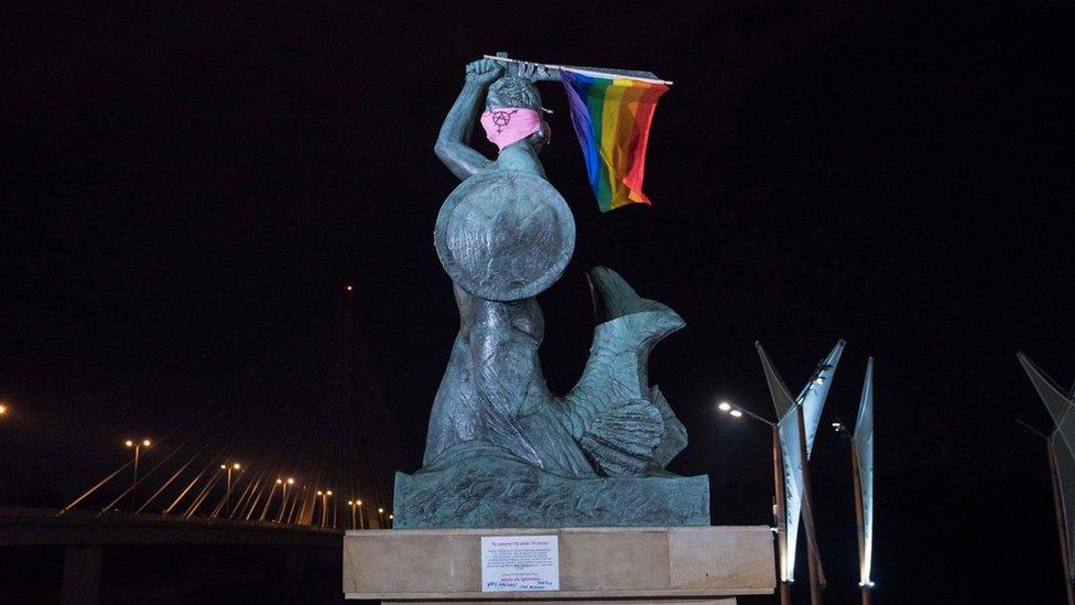 The Mermaid of Warsaw statue