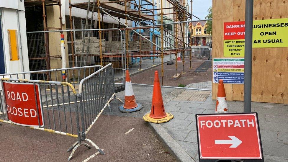 Diversion signage in front of Auldyn House