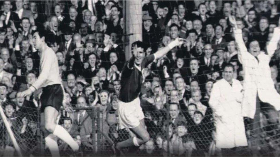 jim mclaughlin scoring for northern ireland