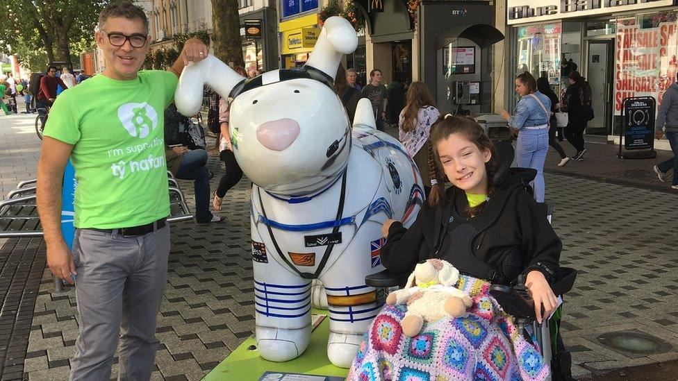 Rob Jones with daughter Poppy on Tŷ Hafan’s Snowdogs: Tails in Wales fundraising trail