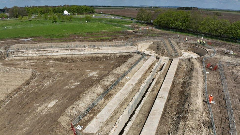 Harwell catapult with surrounding landscape