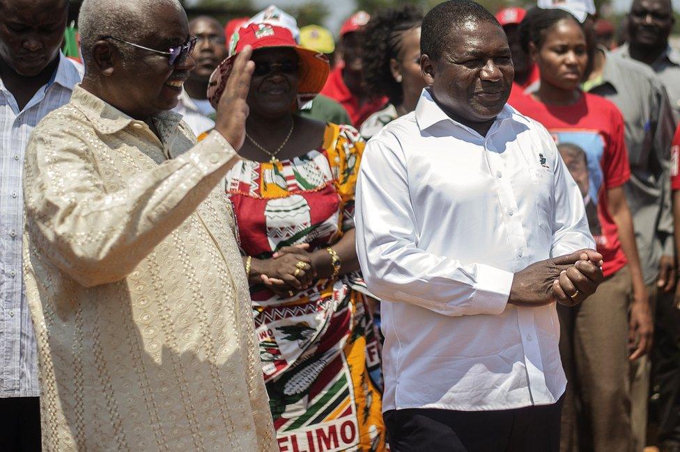 A Frelimo campaign in 2014, with Filipe Nyusi (R) and Mozambican incumbent president Armando Guebuza (L)