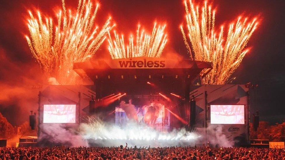 The crowd and stage at Wireless Festival