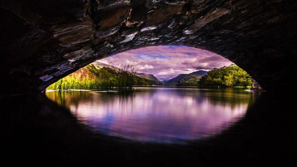 Llyn Padarn: O dan y bont