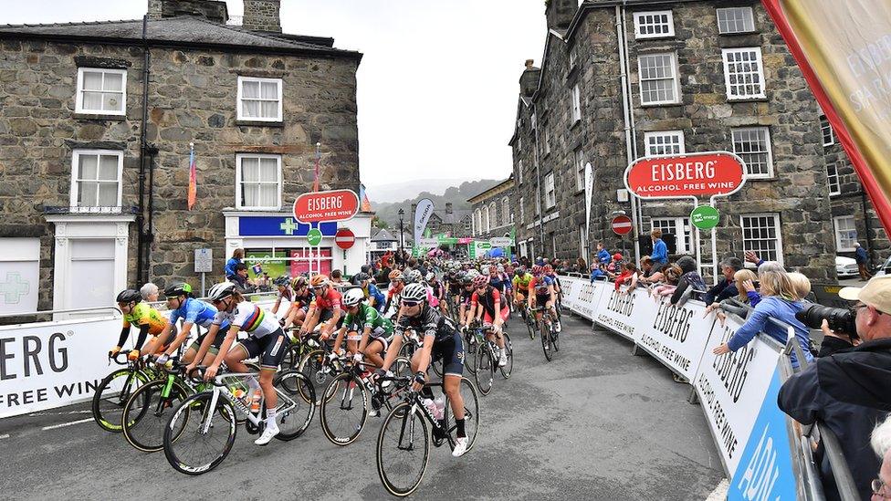 riders leaving Dolgellau