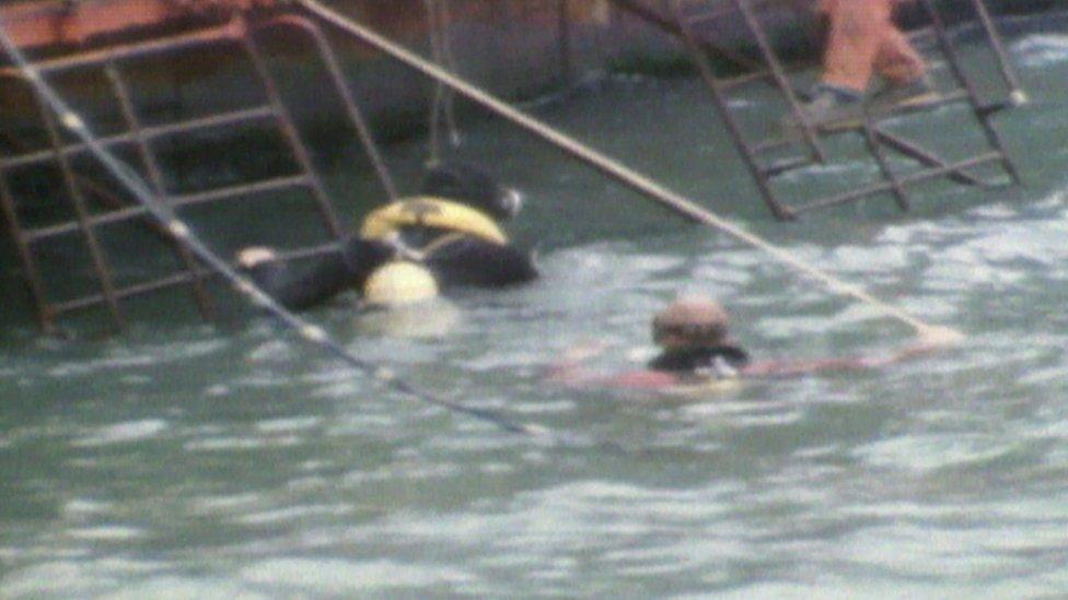 The Prince of Wales dives to Mary Rose site