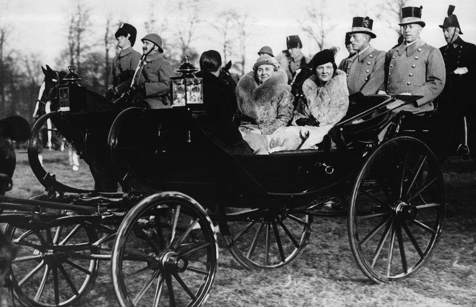 Queen Wilhelmina is accompanied by Princess Juliana and her fiance Bernhard of Lippe on December 23, 1936 in The Hague,