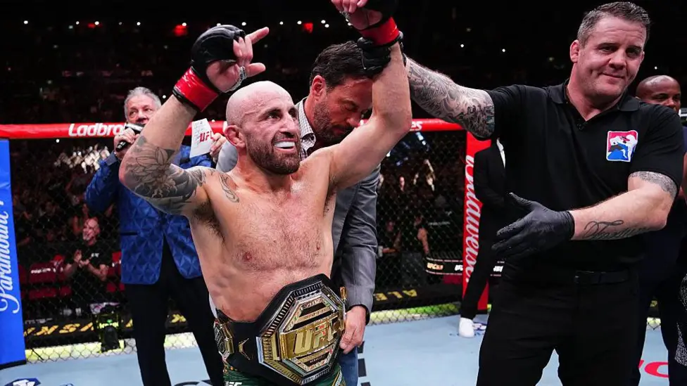 Volkanovski supera a Lopes e iguala el récord de Aldo Volkanovski supera a Lopes e iguala el récord de Aldo