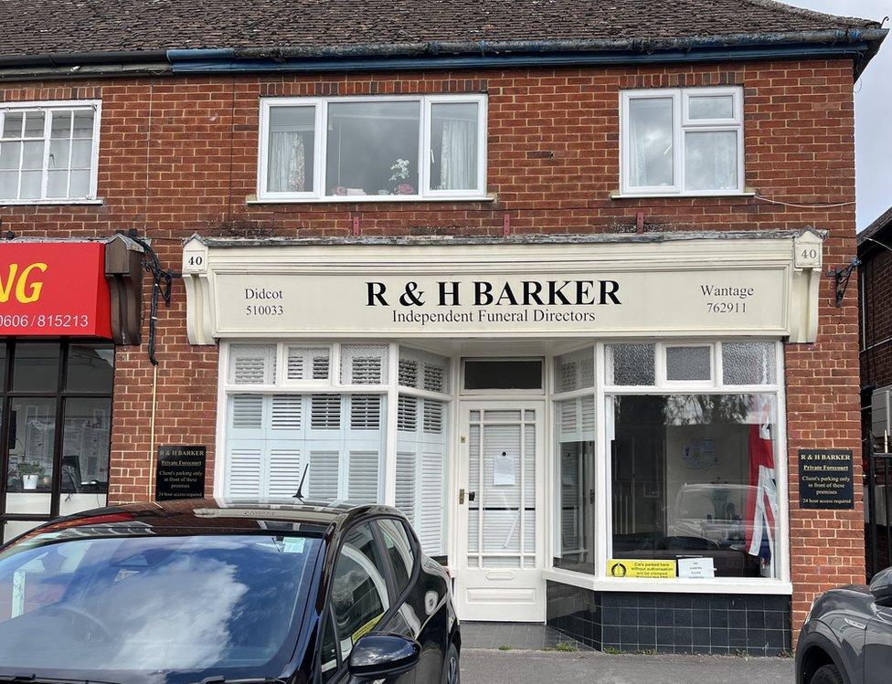 R & H Barker Funeral Directors